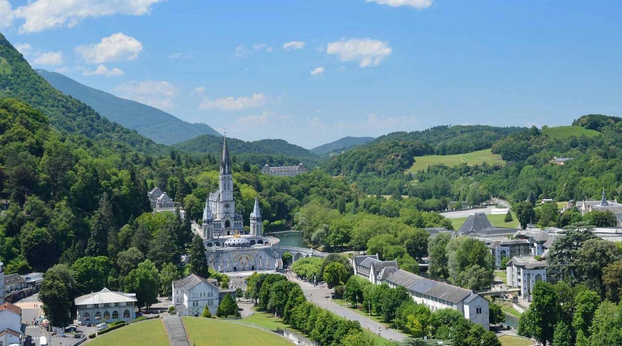 Appart Lourdes 100 M Gare - 4 Places Avec Balcon 10Mn Sanctuaire Exterior photo